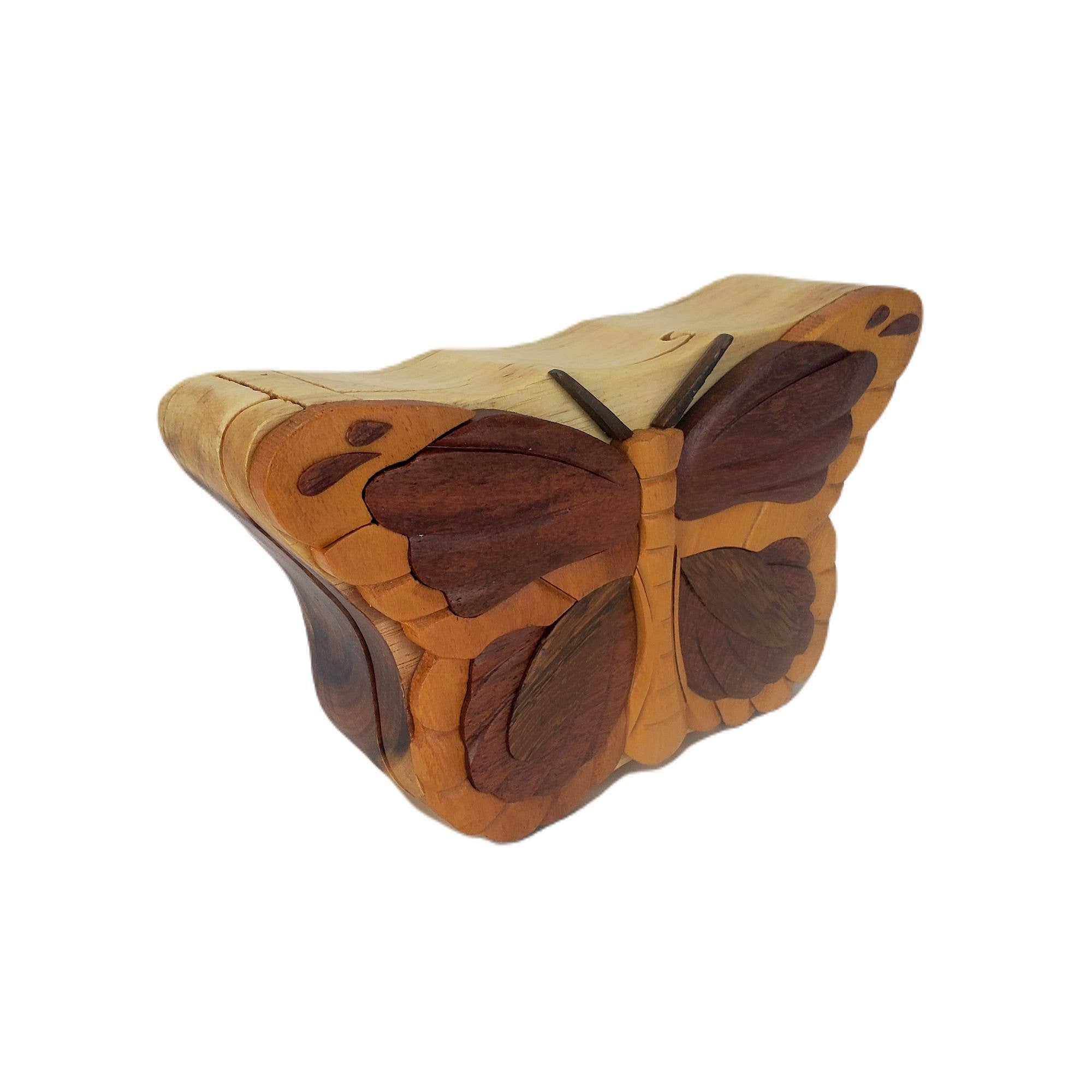 Carver Dan's – wholesale Decorative box – Wild Butterfly - Carver Dan's, hand-crafted gift box.
3