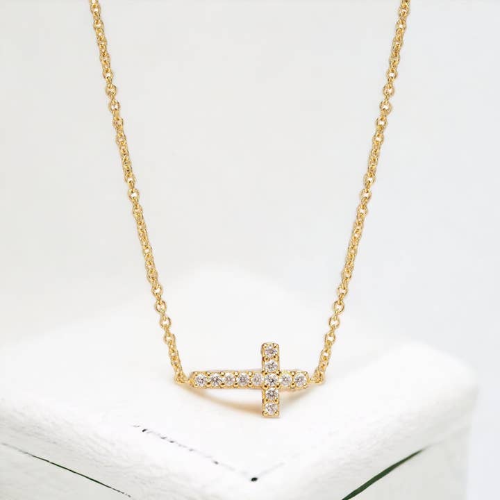 COLLIER CROIX LATÉRALE pour la vente par Sugar Bean Jewelry