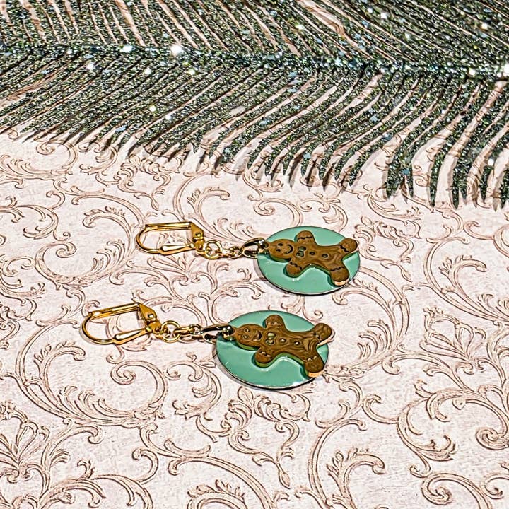 Lebkuchen- oder Tannenbaum-Ohrringe mit grünen Korallenpailletten für den Großhandel von Lydée Déco