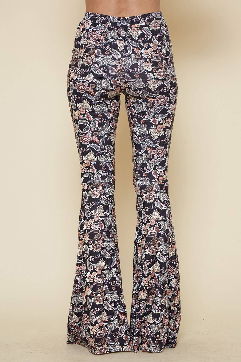 Saints & Hearts - Vendita all'ingrosso Pantalone - Donna - SIP6111L BLACK - RAZZI IN MAGLIA CON STAMPA PAISLEY3