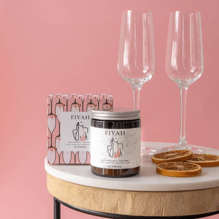 Christmas Orange Flower Candle with Seeded Label - Vegan for wholesale by Selfmade Candle