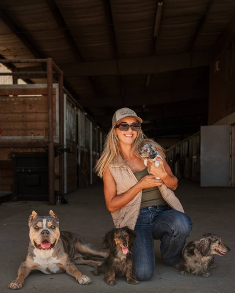 CAQUI Chaleco reversible para mujer con Sherpa - L-24603 de venta al por mayor en Faire7