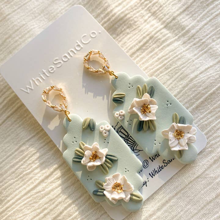 Blauwe oorbellen van Spring Clay voor wholesale door WhiteSandCo