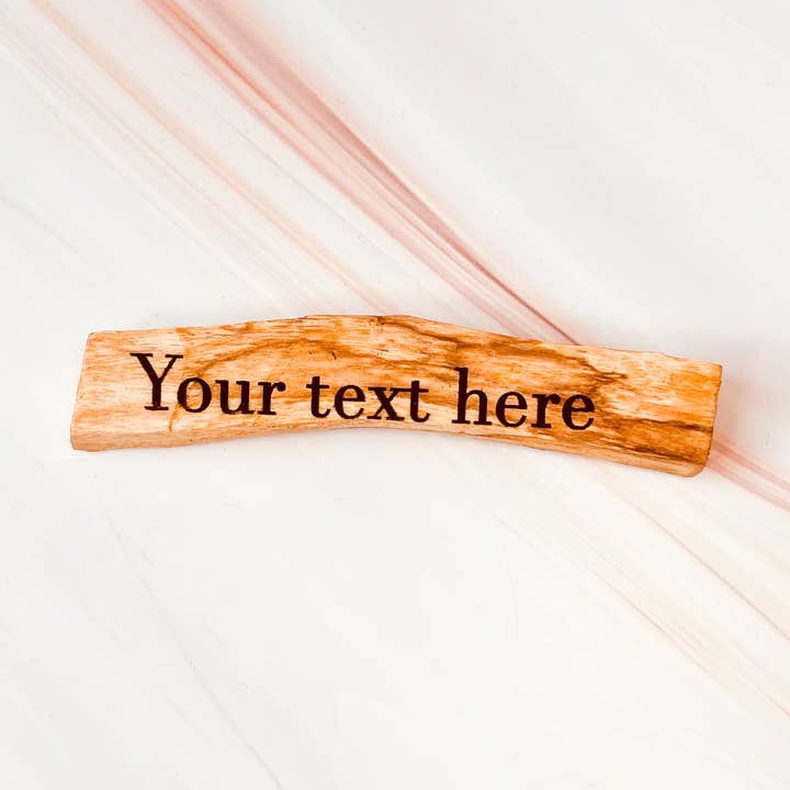 Adem & Lach – wholesale Andlig sten/kristall – Palo Santo med text: anpassad0