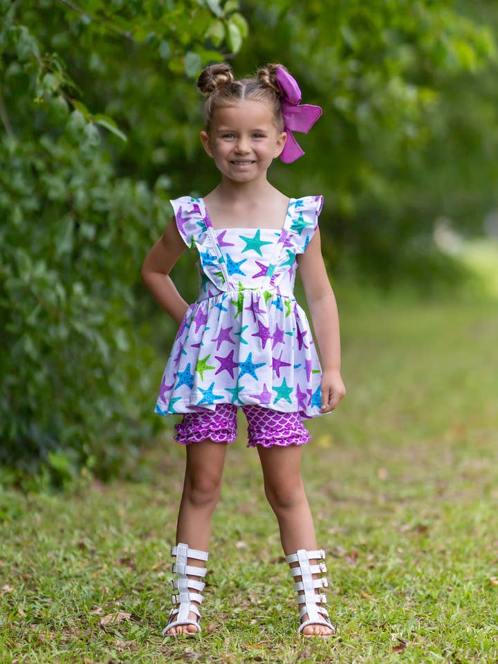 Este conjunto de pantalones cortos de punto con volantes y estampado de estrellas de mar para venta al por mayor de Posh Pickle