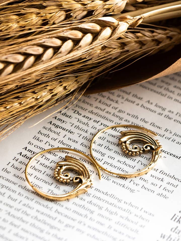 Brincos Espiral Errantes Cigano (Latão) por atacado de Meelah Collections