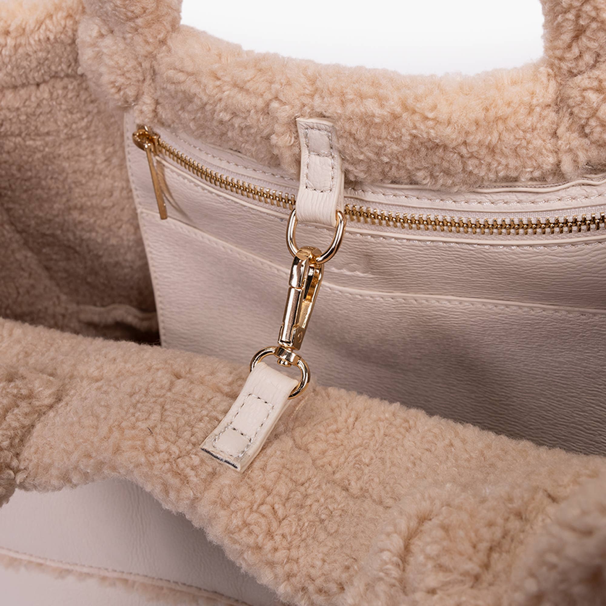 Like Dreams – wholesale Tote bag – Women's – North Everyday Sherpa Tote – Cozy Christmas Carryall29