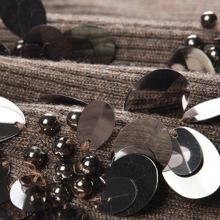 Cor como imagens JK258 Top de Malha Ombro a Ombro Cinzento Elegante com Missangas Florais para venda a revendedores na Faire3