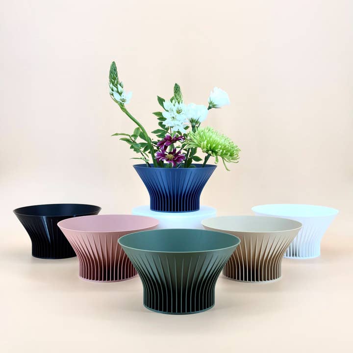 LOTUS Vase Small for wholesale by Sonnihaus