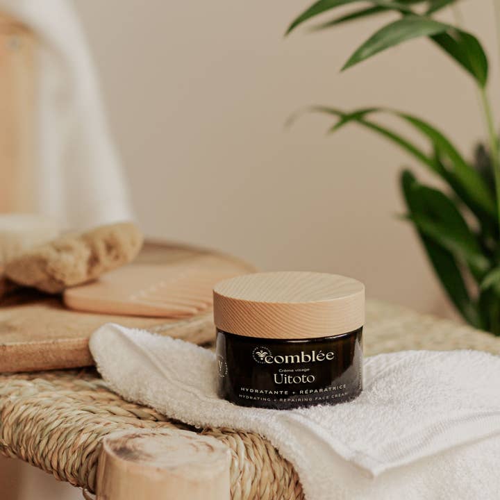 Comblée - Wholesale Facial Moisturizer - Uitoto Face Cream - Moisturizing + Repairing1