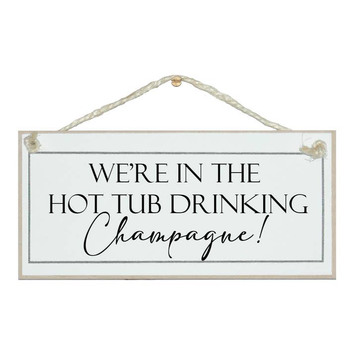 Dans le bain à remous en train de boire du champagne, du Prosecco, Home Drink Signs pour la vente par Crafty Clara