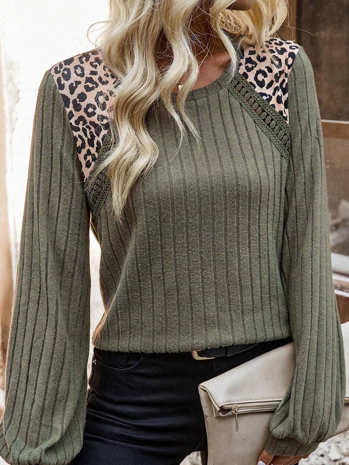 Haut en maille texturée côtelée et patchwork crocheté à imprimé léopard pour la vente par PartyEight