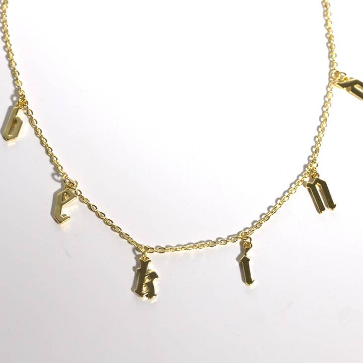 Catena della Gentilezza per la vendita all'ingrosso da parte di Allison Avery