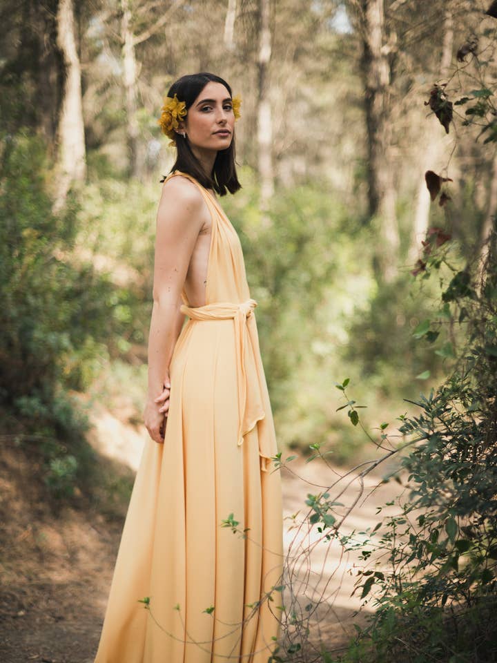 Abito lungo giallo versatile per la vendita all'ingrosso da parte di CEYLAN BCN