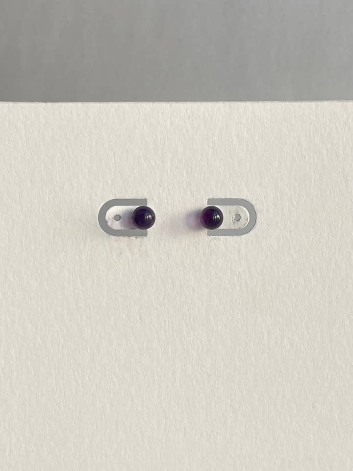 Ametyst Sterling Sølv Ørestikker for engroshandel hos With Extraordinary Grace