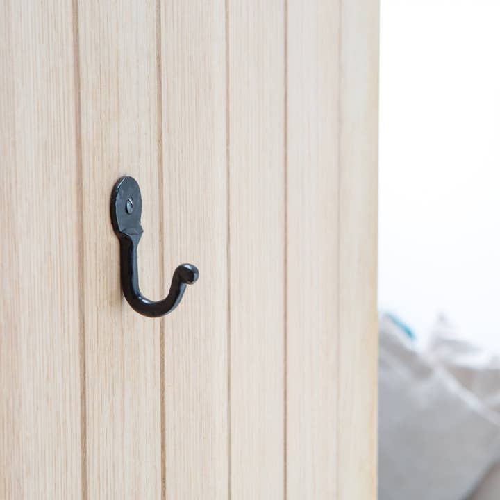 Rinkit Ltd – wholesale Wall hook – Hammered Round Plate Single Hook - W25mm x H45mm - Black1