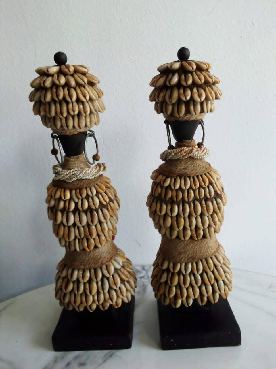 HOME DECOR FR - Wholesale Decorative Figurine - Couple of Namji dolls in cowries1