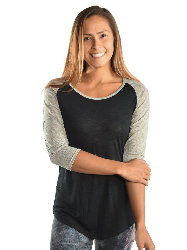 Fuld Chakra på 3/4 ærme Raglan for engroshandel hos Third Eye Threads