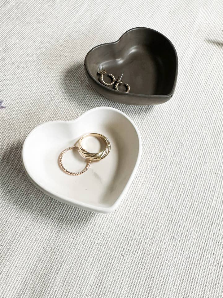 Plato Corazón Mini (sin aranceles) para venta al por mayor de Lynn & Liana Designs