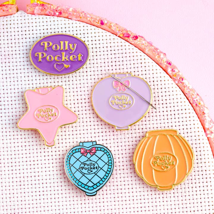 Girl Toy Compacts Needle Minder Magnet for wholesale by Glitterland