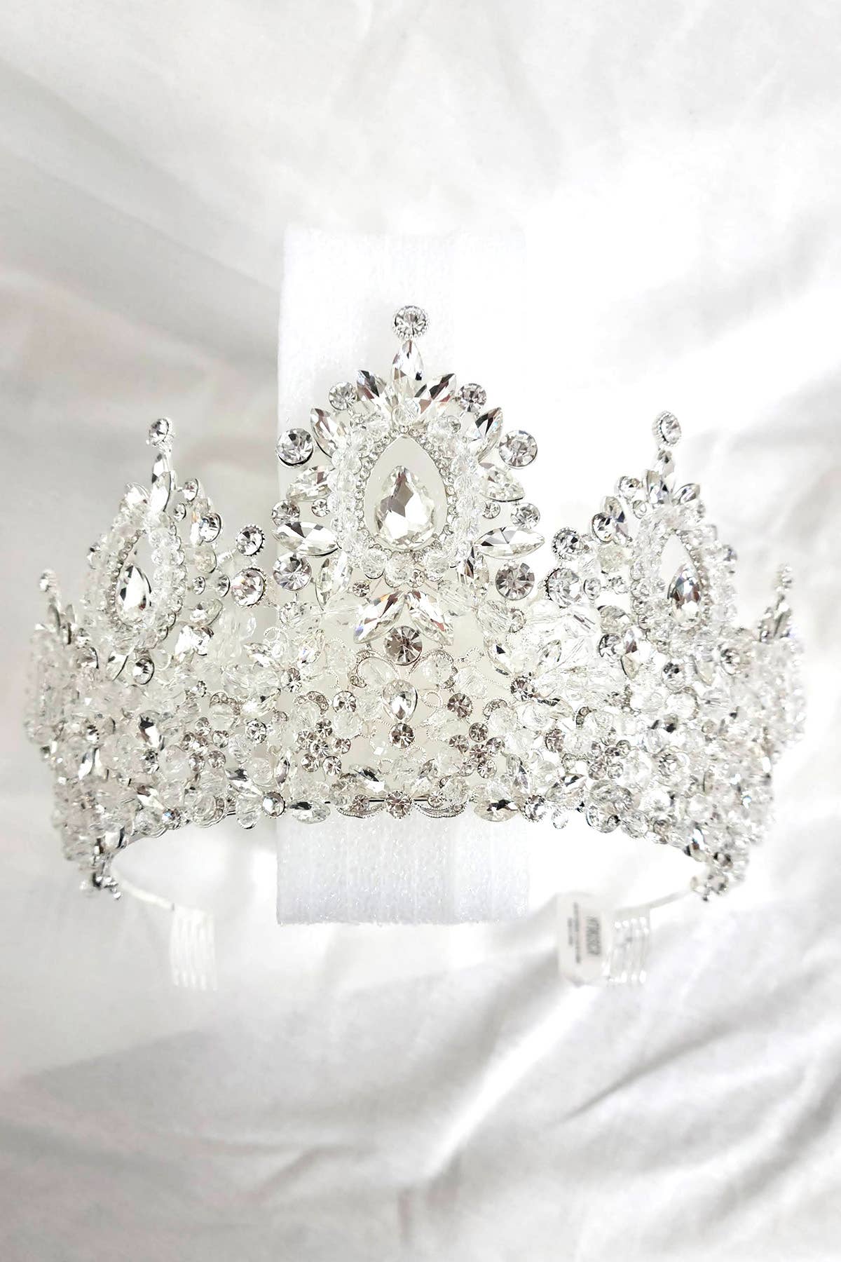 Chicas - Wholesale Tiara - Women's - Metal tiara with crystal balls and jewel rhinestones HT96234