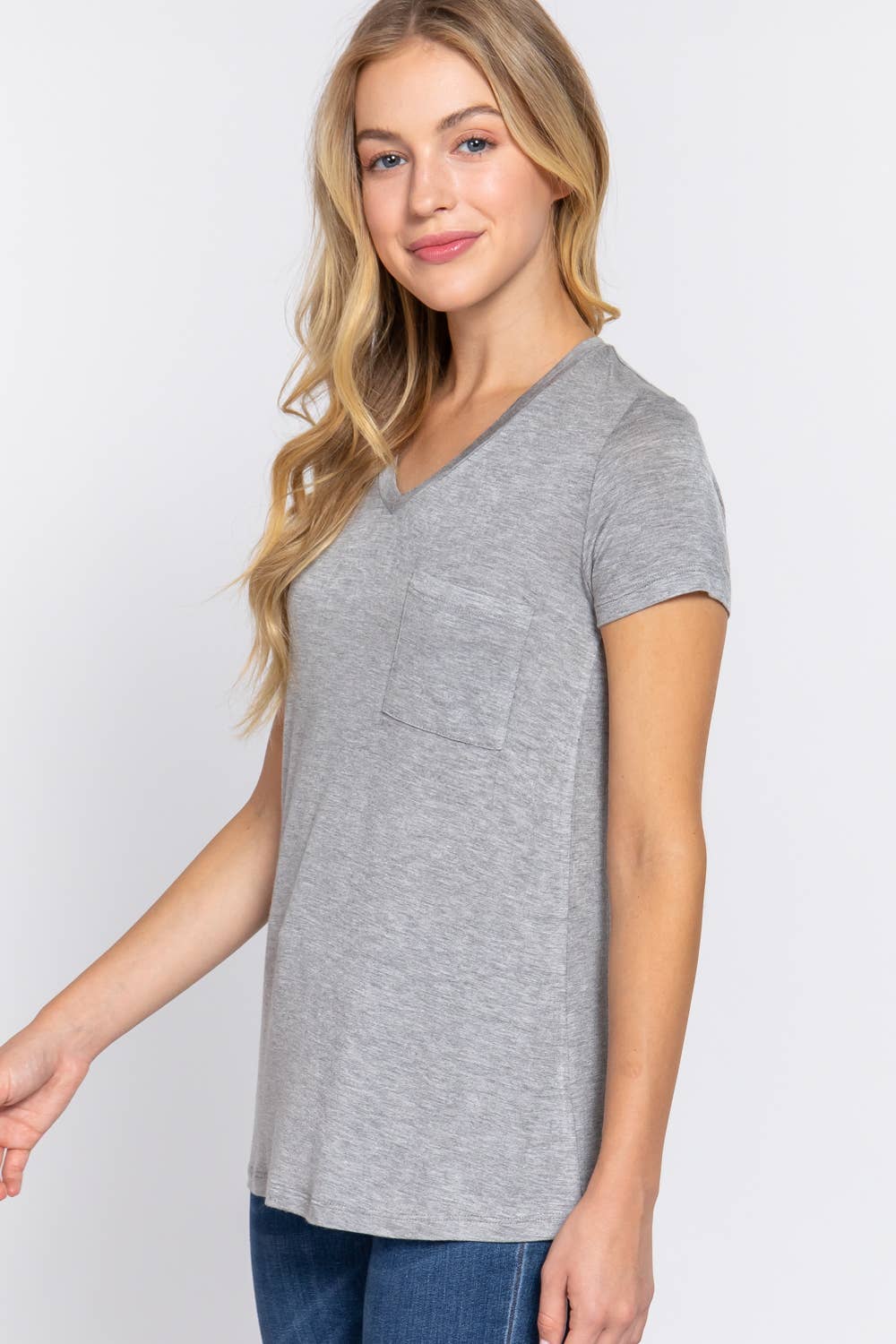Active Basic | Active USA – Großhandel T-Shirt – Damen – Kurzärmliges Top mit V-Ausschnitt und Tasche6