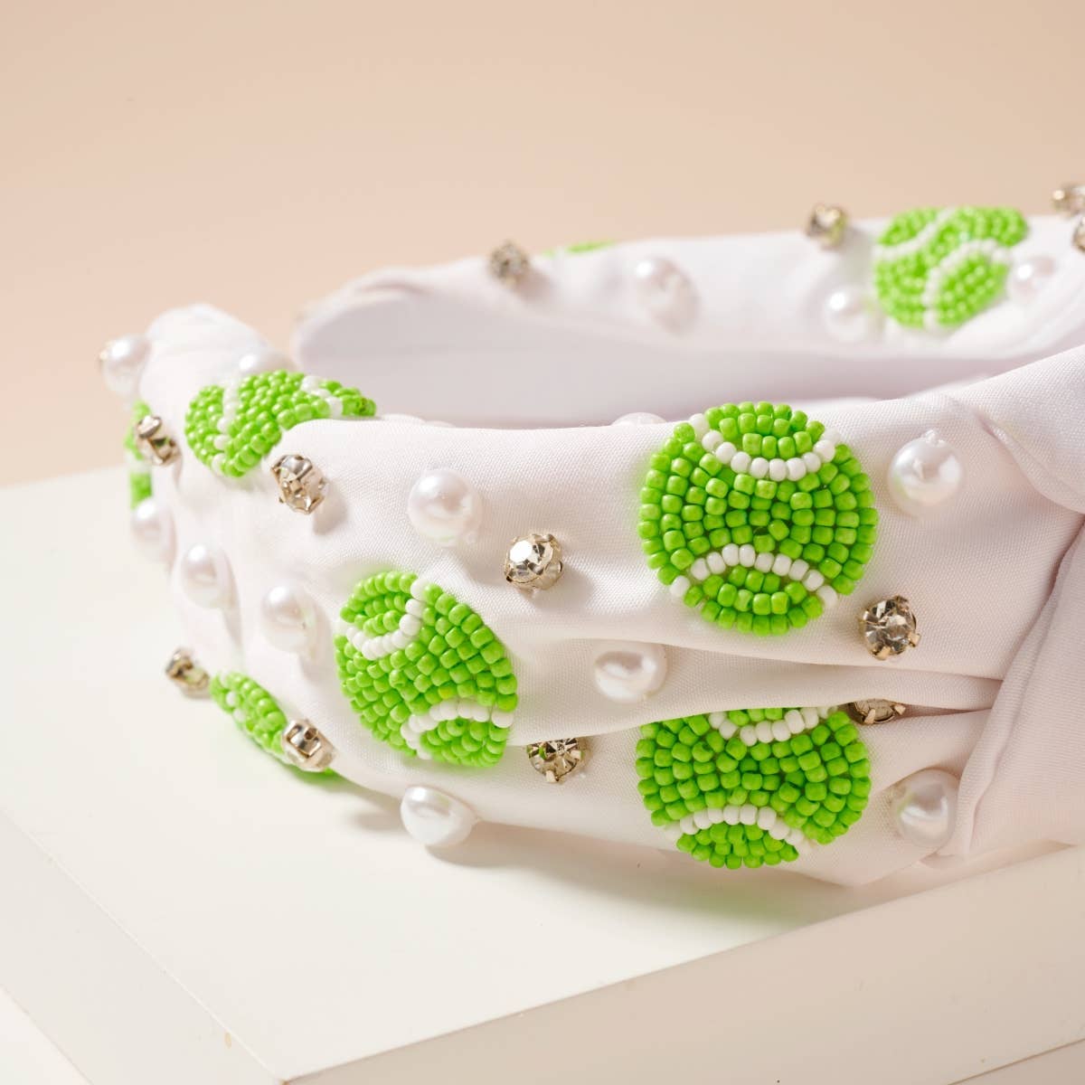 Hvid Tenniskuglepandebånd med perler for engroshandel på Faire2