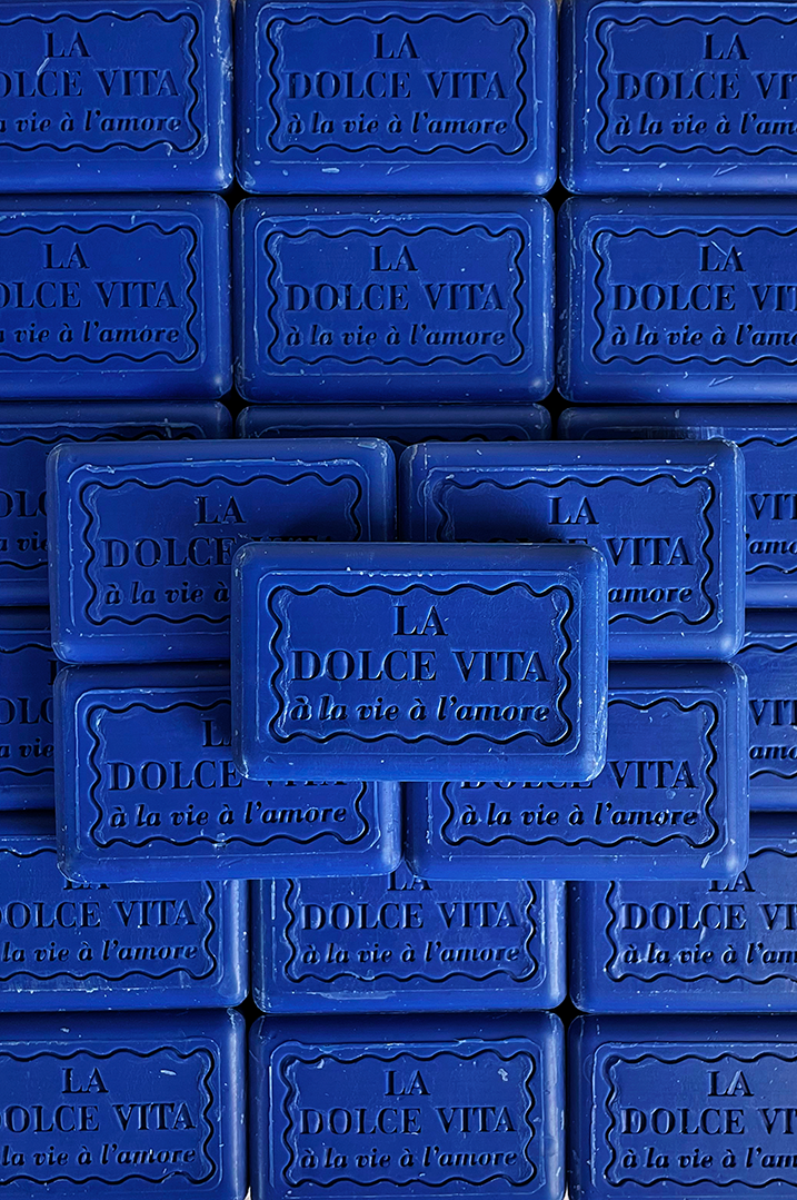 Un baiser français s'il vous plaît - Wholesale Bar Soap - French organic soap1