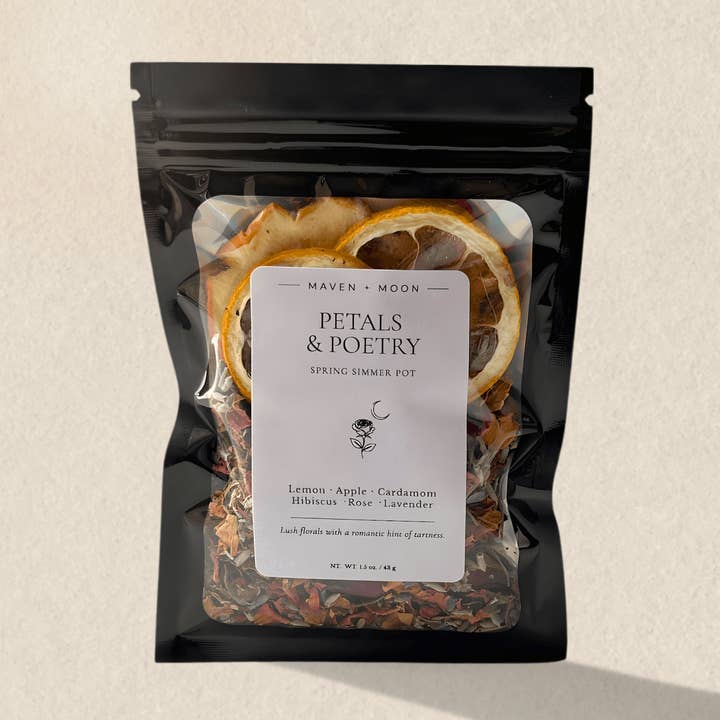 POT-POURRI BOTANIQUE PETALS & POETRY pour la vente par MAVEN + MOON
