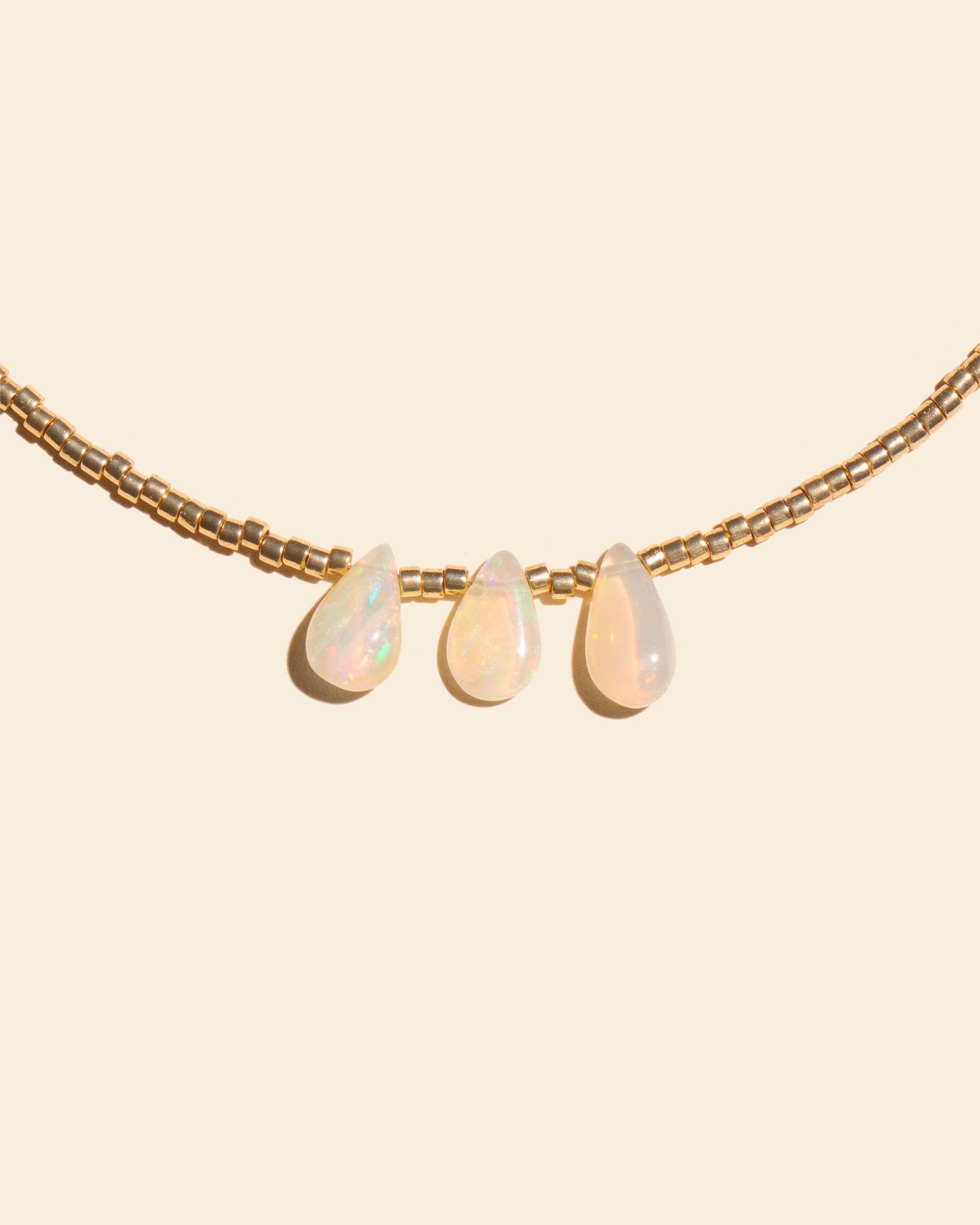 Apsara Jewels - Vendita all'ingrosso Collana con ciondolo/pendaglio - Collana in oro con opale1