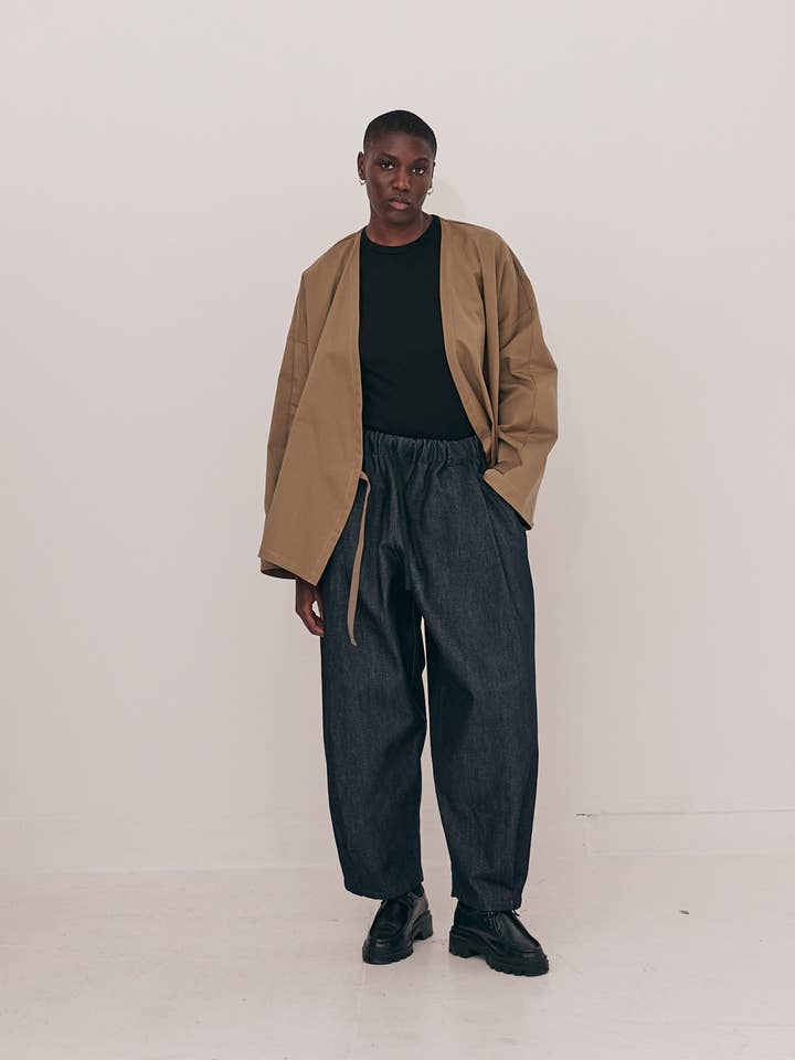 CALÇAS CURVAS CAPÍTULO 4 _ ÍNDIGO por atacado de Cèucle