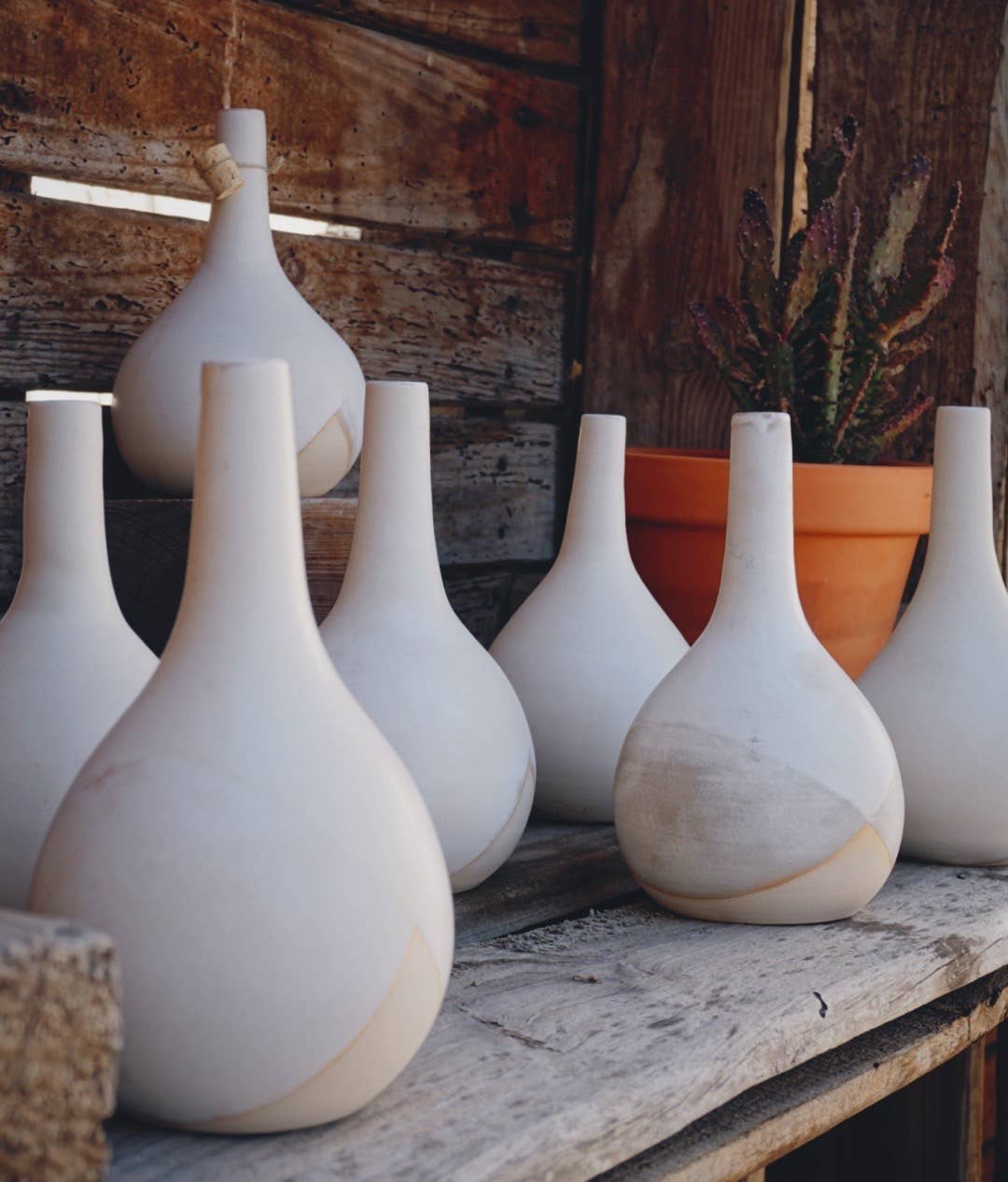 Ana Miranda Ceramics - Wholesale Oil/Vinegar Dispenser - Fungi oil bottle in stoneware with cork. 500ml