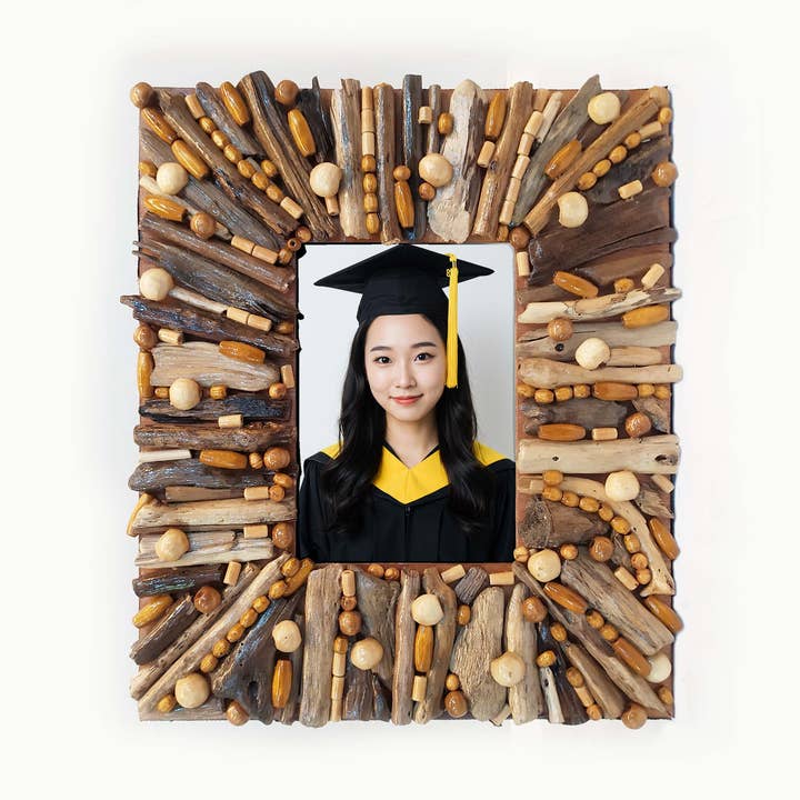 Om Gallery – wholesale Picture frame – Driftwood Frame - 4 x 6 Moments0