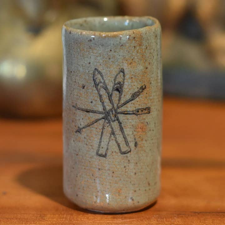 Tiny Tumblers - Skis + bâtons pour la vente par Mud & Maker
