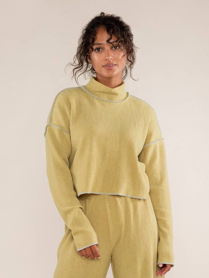 Haut à col roulé plissé Winnie - Grande taille pour la vente par NLT