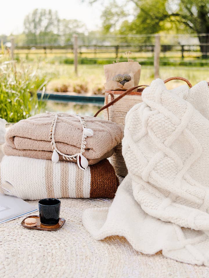 Marsipan Cable Alpaca Blanket: Cozy Luxury (130x156cm) for wholesale by Crafts by Solid