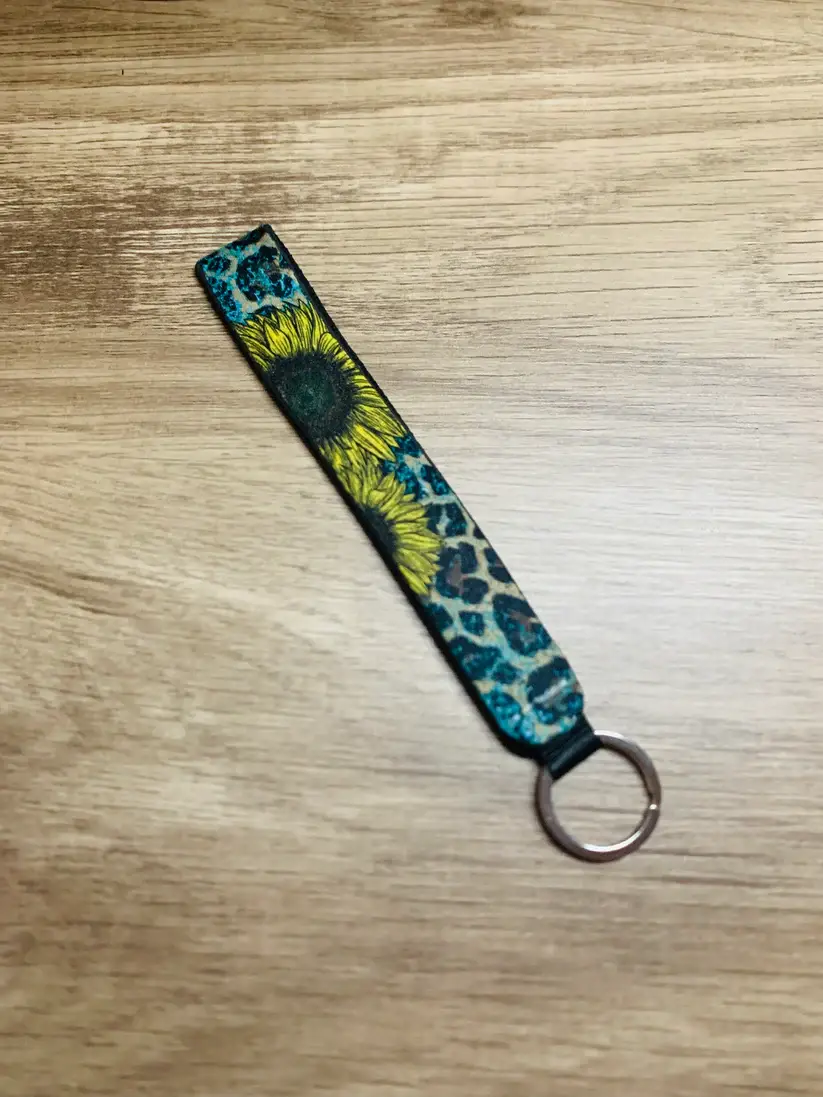 AK & Company – Porta-chaves - Mulher por atacado – Porta-chaves Girassol Leopardo0