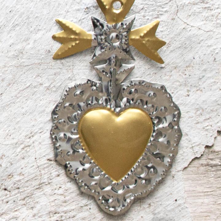 P.I.Project America - Wholesale Wall Accent - Ornements en étain mexicains du Sacré-Cœur Milagros5