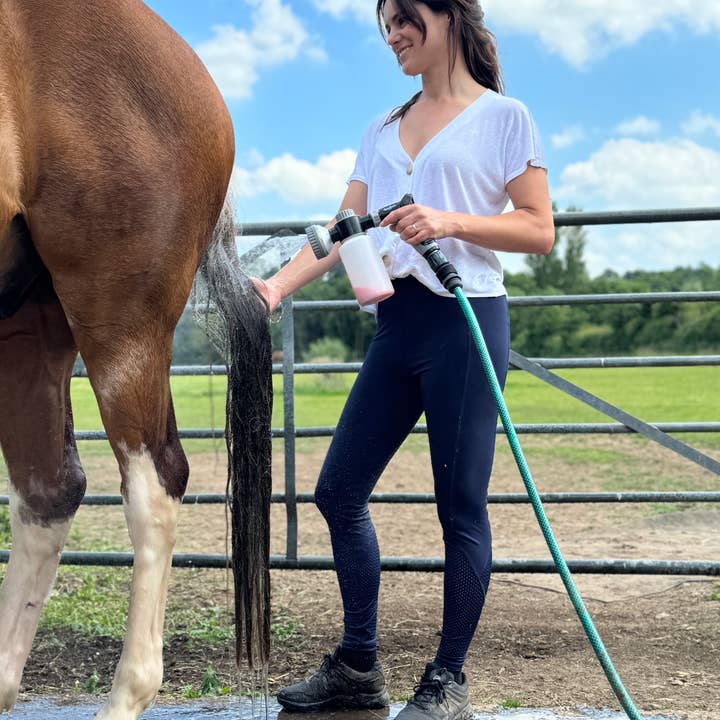 Parallax Plastics LTD - Wholesale Pet Shampoo - Dog - Equi Bathe. Horse & Dog shampoo washing aid. Cleaning Pets! 6