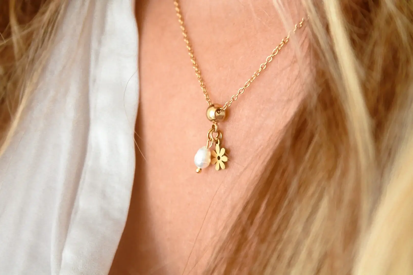 Saint Clairmont - Wholesale Y-Neck/Lariat Necklace - Flower & Pearl Necklace - Gold1