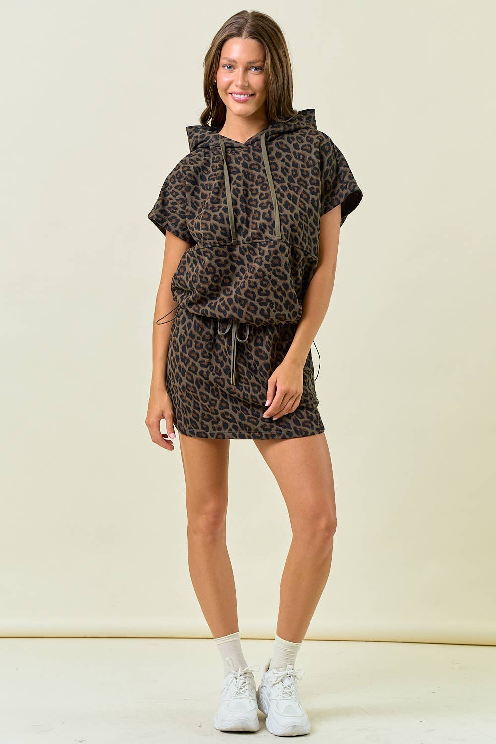 Doe and Rae – Engroshandel Hoodie – Kvinder – LEOPARD TERRY SNØREBÅND OVERSIZED HÆTTETRØJE - 45251T9