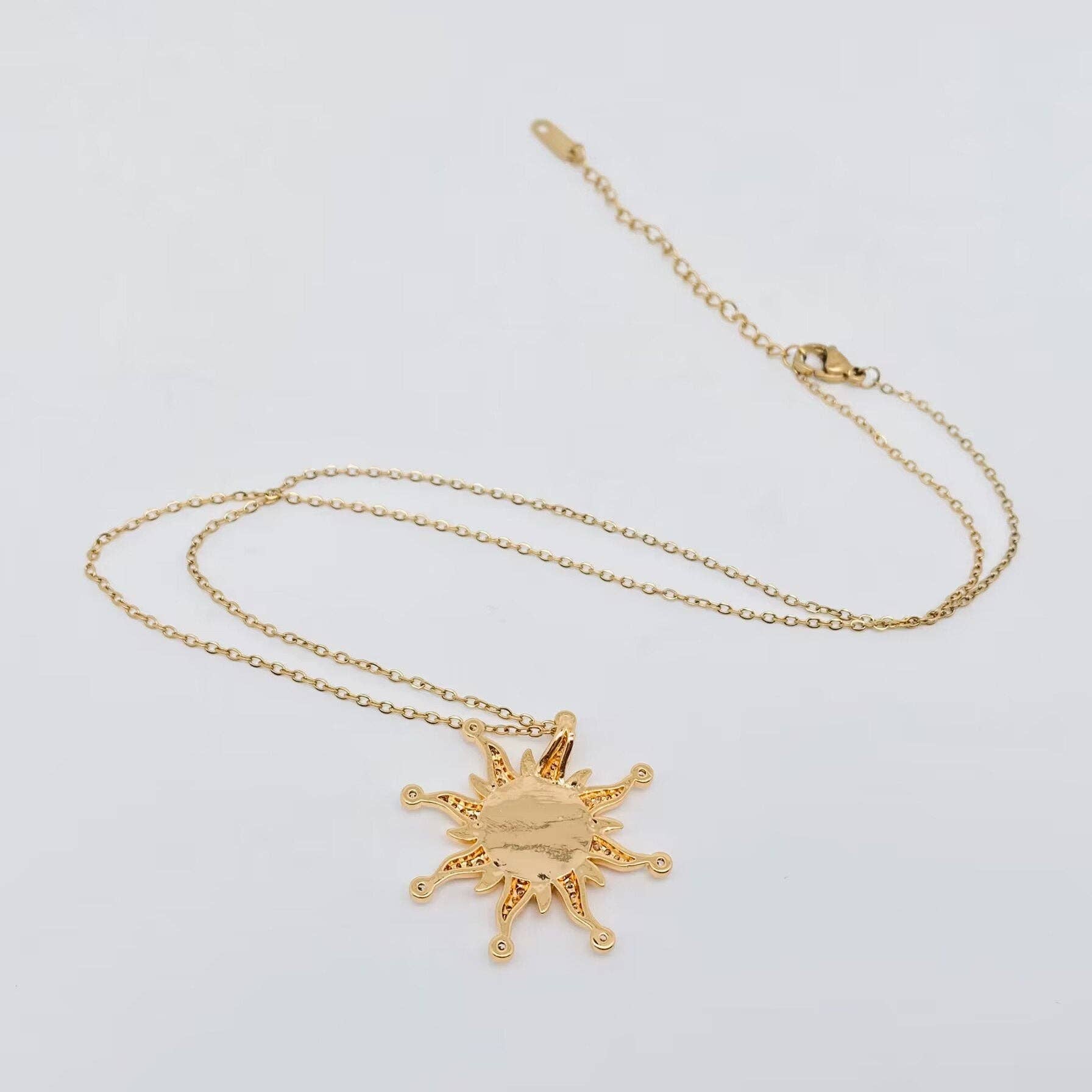 Mio Queena – Großhandel Kette mit Anhänger/Charm – Sun God Apollo Halskette mit Anhänger, vergoldet3