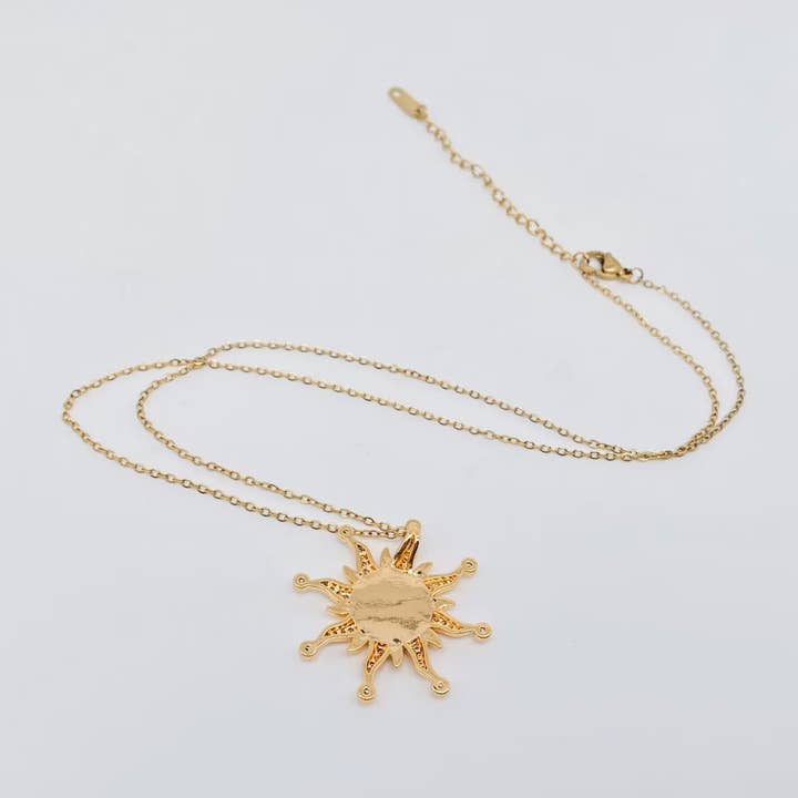 Mio Queena – Großhandel Kette mit Anhänger/Charm – Sun God Apollo Halskette mit Anhänger, vergoldet3