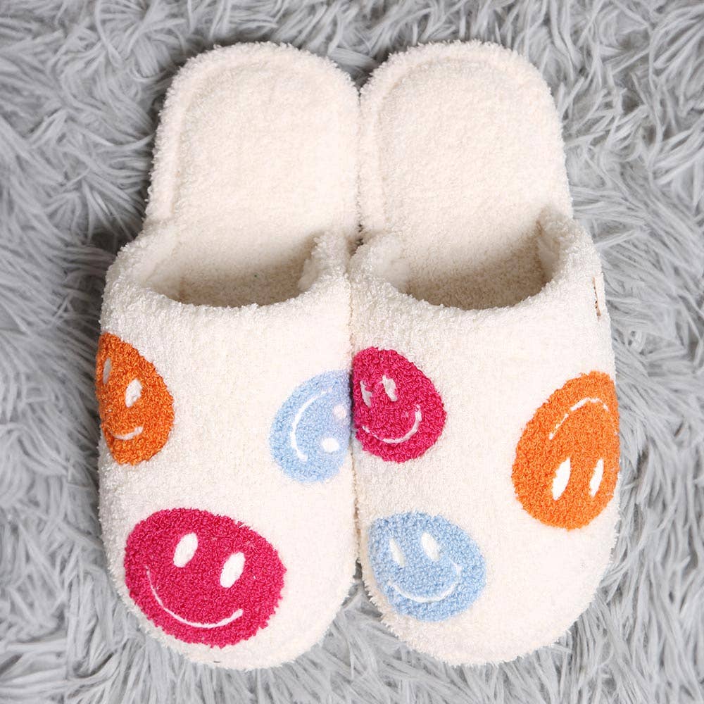 Sensibling Corp. - Wholesale Slippers - Women's - Happy Face Pattern Soft Home Indoor Floor Slippers
2
