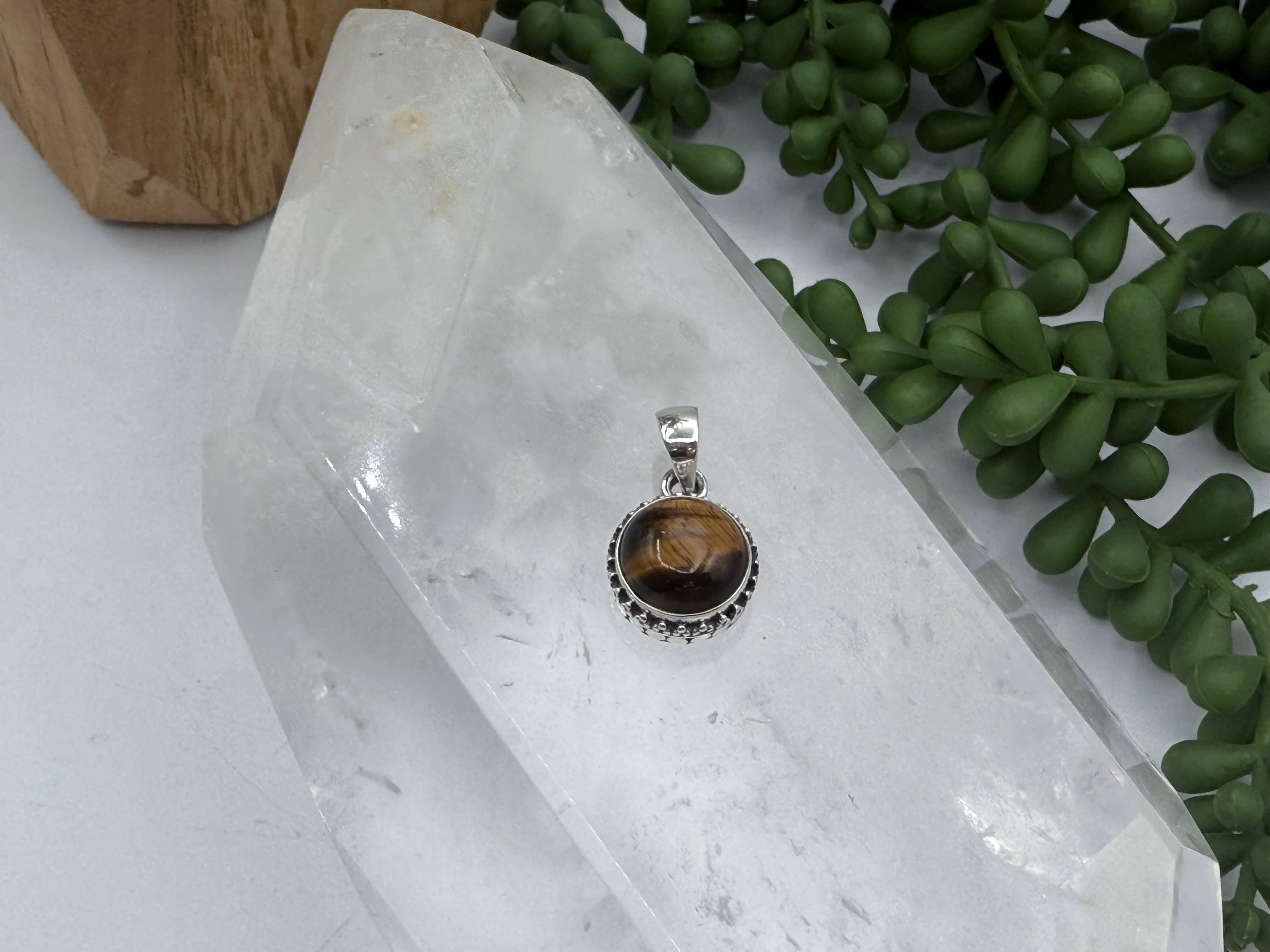 Meraki Gemstones – wholesale Individual charm/pendant – Yellow Tiger Eye Round Cab-10mm Pendant Sterling Silver/9251