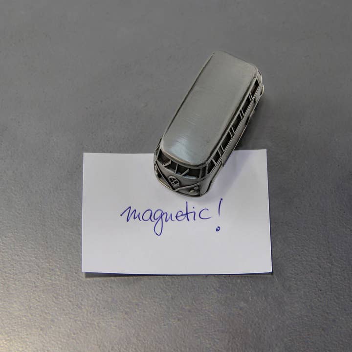 VW Collection by BRISA - Wholesale Magneet - VW T1 Bus miniatuur magneet in vintage zilver in cadeaublik2