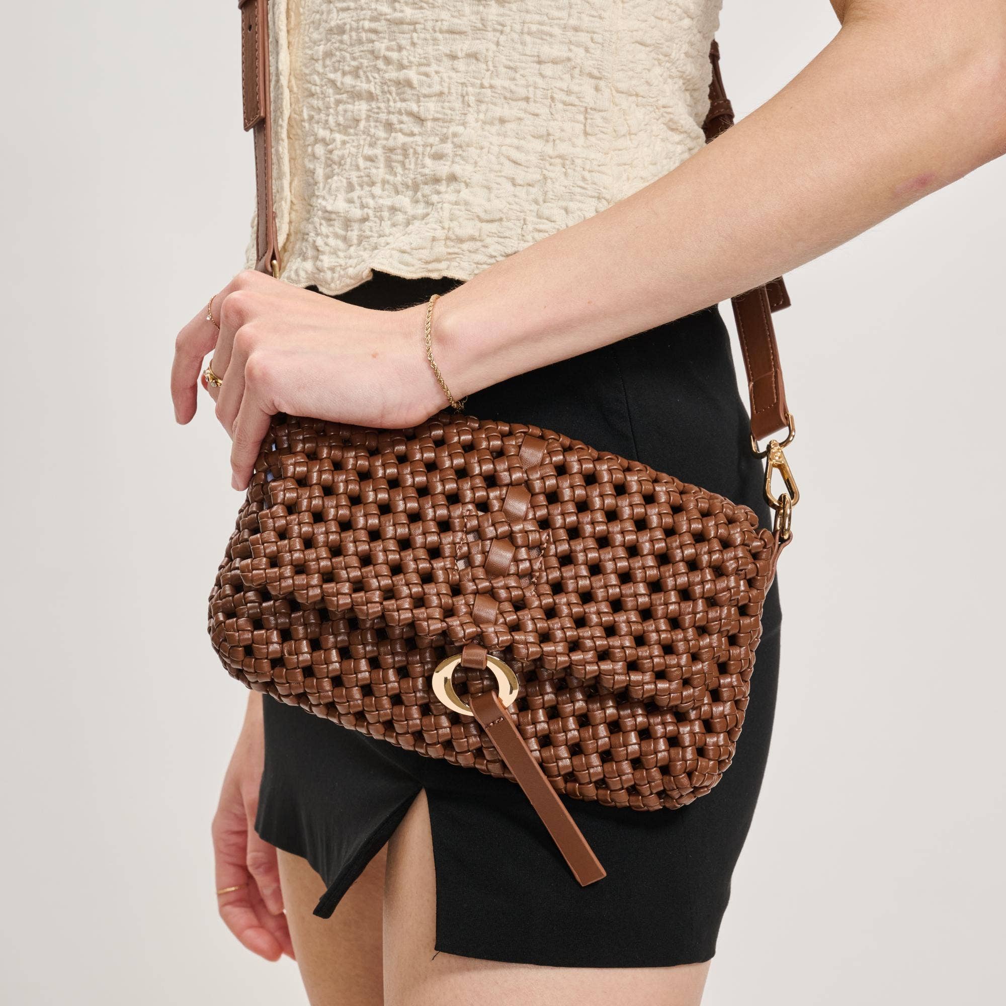 Moda Luxe – wholesale Axelväska - Dam – Camilla Knot Vävd Axelremsväska8
