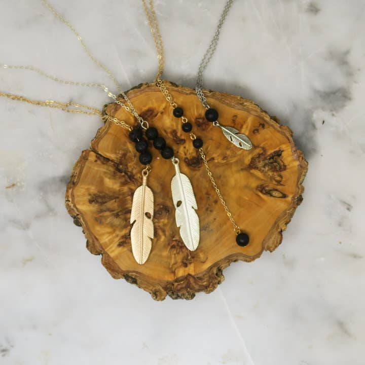 Feder-Diffusor-Halskette für den Großhandel von Jade Bloom