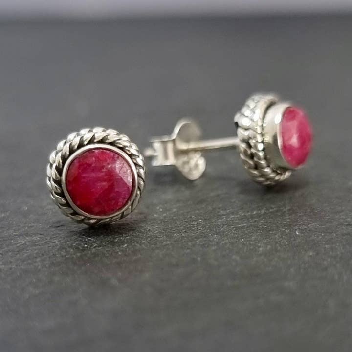 Brincos Redondos Boho com Rubi | Prata 925 | Pedra de Nascimento de Julho & Presente de 15º, 40º Aniversário por atacado de Mistry Gems