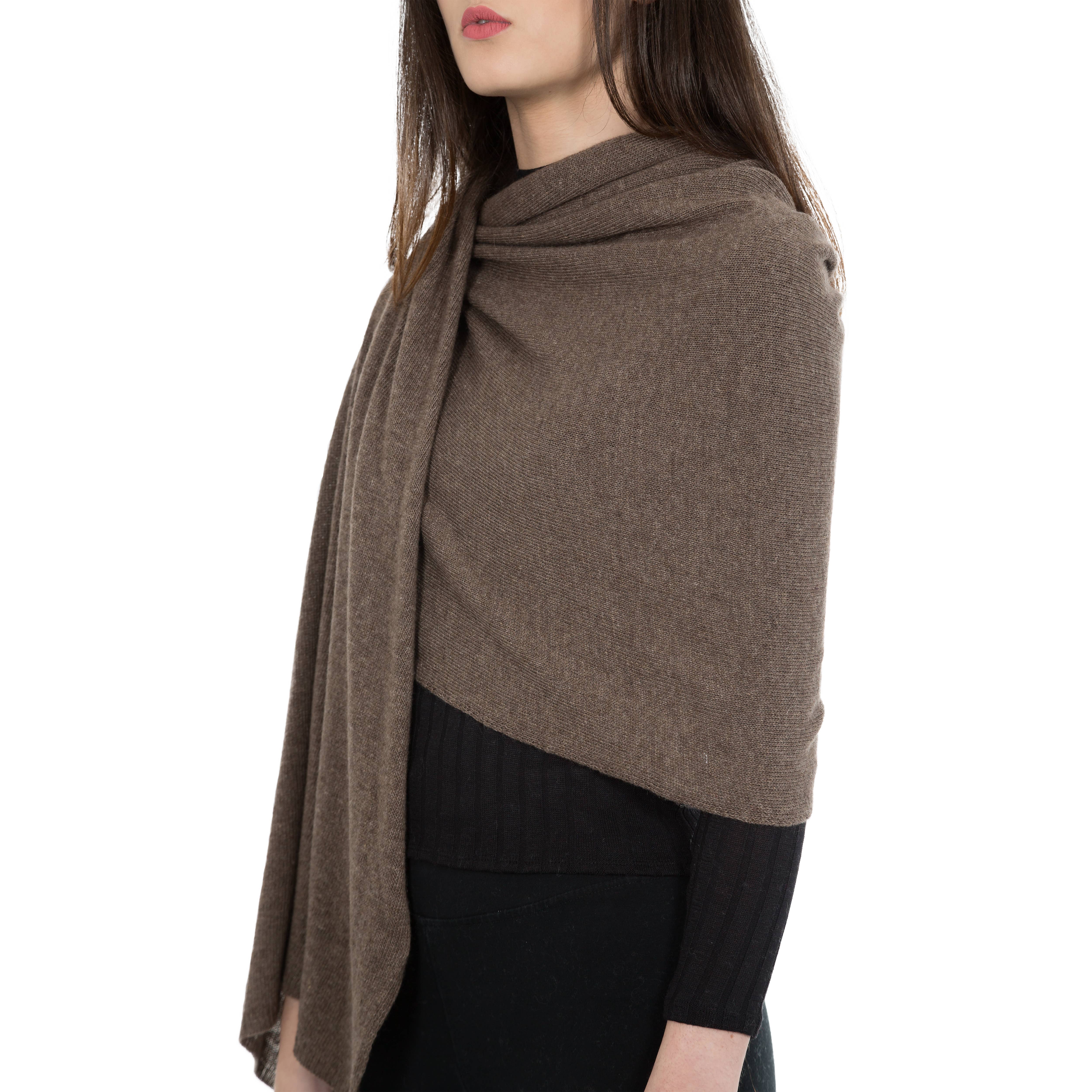 Assia di Brunetti Federica e C. s.a.s. - Wholesale Wrap - Women's - Benny - Classic cashmere blend wrap2